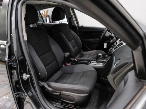 Used 2015 Chevrolet Cruze LT FWD image 31