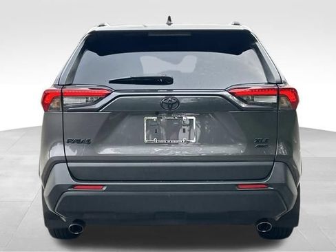 Used 2021 Toyota RAV4 XLE AWD/4WD image 4