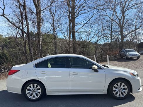 Used 2016 Subaru Legacy 2.5i Premium image 8