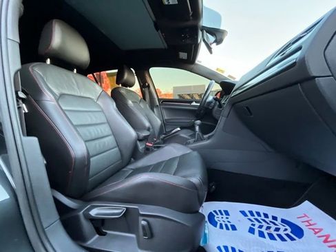 Used 2017 Volkswagen GTI SE image 27