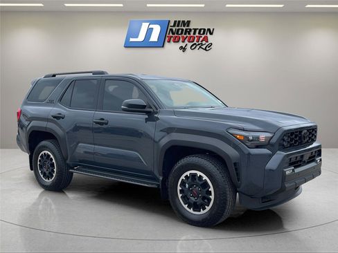 Used 2025 Toyota 4Runner TRD Off-Road image 3