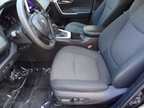 Used 2024 Toyota RAV4 XLE AWD/4WD image 6