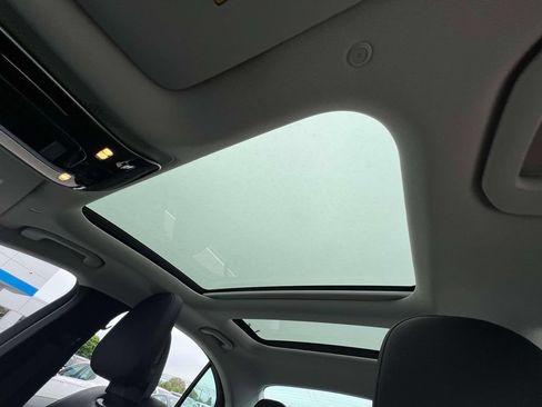 Used 2025 Mercedes-Benz C 300 4MATIC Sedan image 31