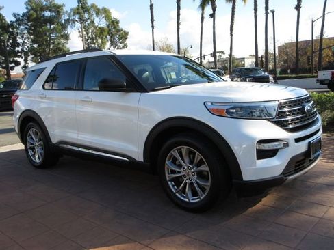 Certified 2020 Ford Explorer XLT w/ Equipment Group 202A image 6