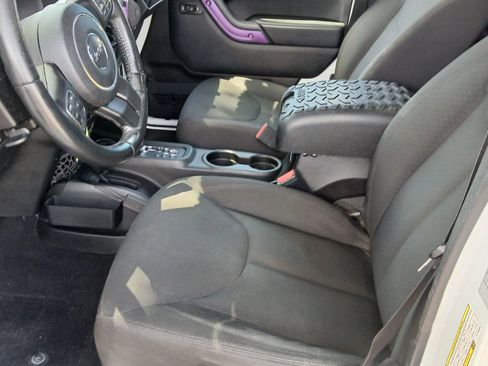 Used 2015 Jeep Wrangler Unlimited Sport AWD/4WD image 10