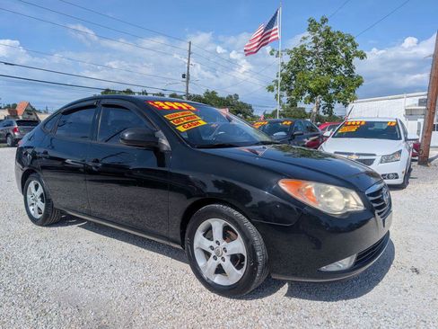 Used 2010 Hyundai Elantra SE FWD image 1