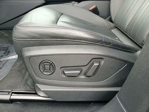 Used 2021 Audi e-tron Premium w/ Convenience Plus Package image 15