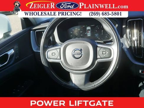 Used 2018 Volvo XC60 T6 Momentum w/ Advanced Package image 14