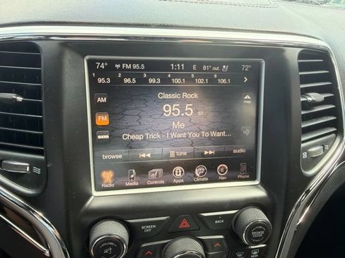 Used 2016 Jeep Grand Cherokee Overland w/ Advanced Technology Group AWD/4WD image 13