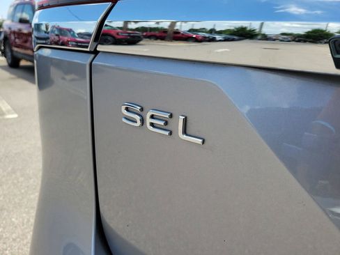 Used 2024 Volkswagen Atlas SEL Premium R-Line AWD/4WD image 9