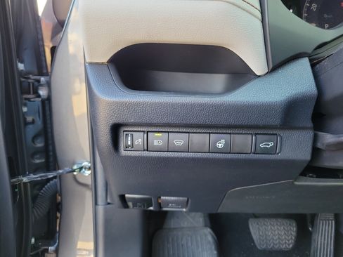 Used 2023 Toyota RAV4 XLE Premium image 21