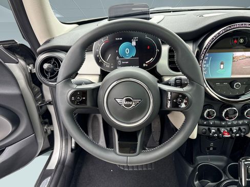 Used 2024 MINI Cooper 2-Door Hardtop image 26