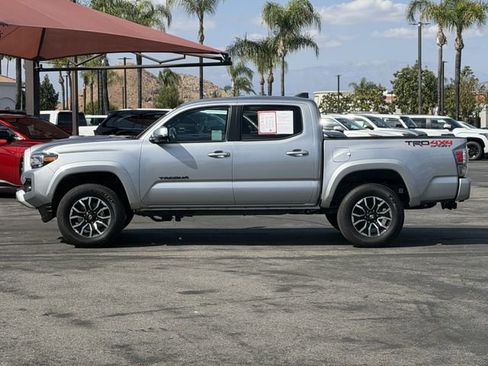 Used 2023 Toyota Tacoma TRD Sport w/ TRD Premium Sport Package AWD/4WD image 9