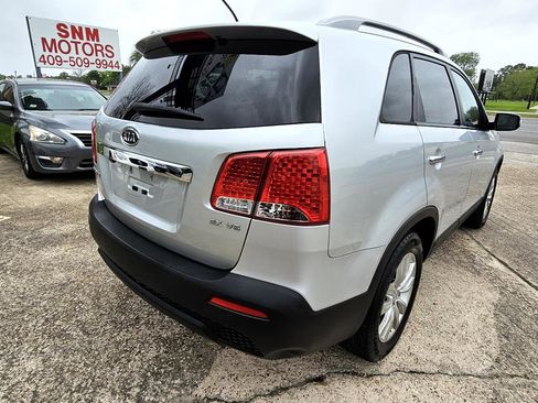 Used 2011 Kia Sorento EX w/ Premium Pkg image 17