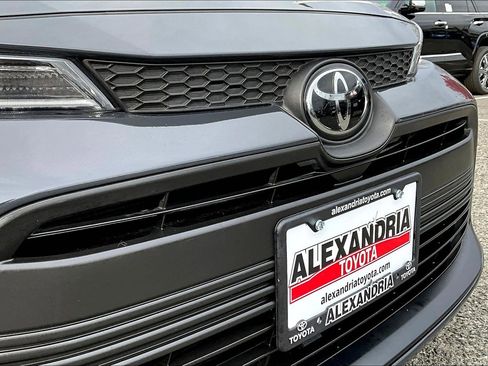 Used 2023 Toyota Corolla LE image 29