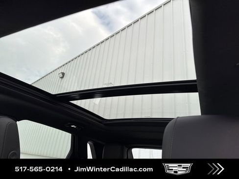 Certified 2025 Cadillac XT5 Premium Luxury image 8