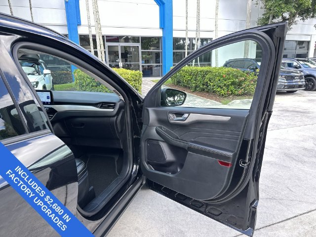 Used 2022 Ford Escape SEL FWD image 23