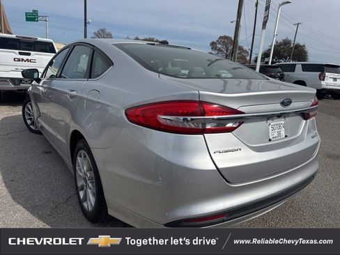 Used 2017 Ford Fusion S image 3