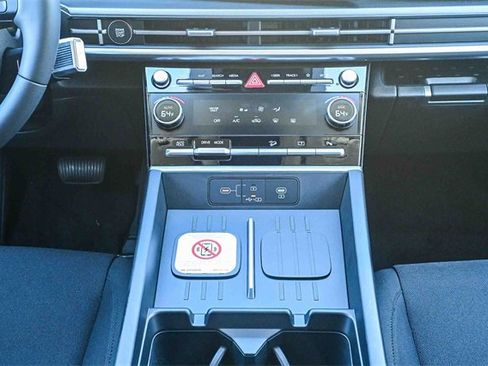 New 2026 Hyundai Santa Fe SE image 16