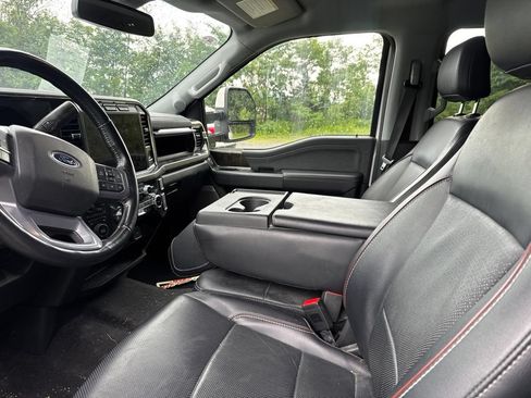 Used 2023 Ford F250 Lariat w/ Sport Appearance Package AWD/4WD image 2