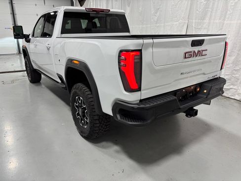 Used 2026 GMC Sierra 2500 AT4X AWD/4WD image 5