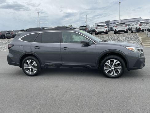 Used 2022 Subaru Outback Limited w/ Popular Package #2 AWD/4WD image 2