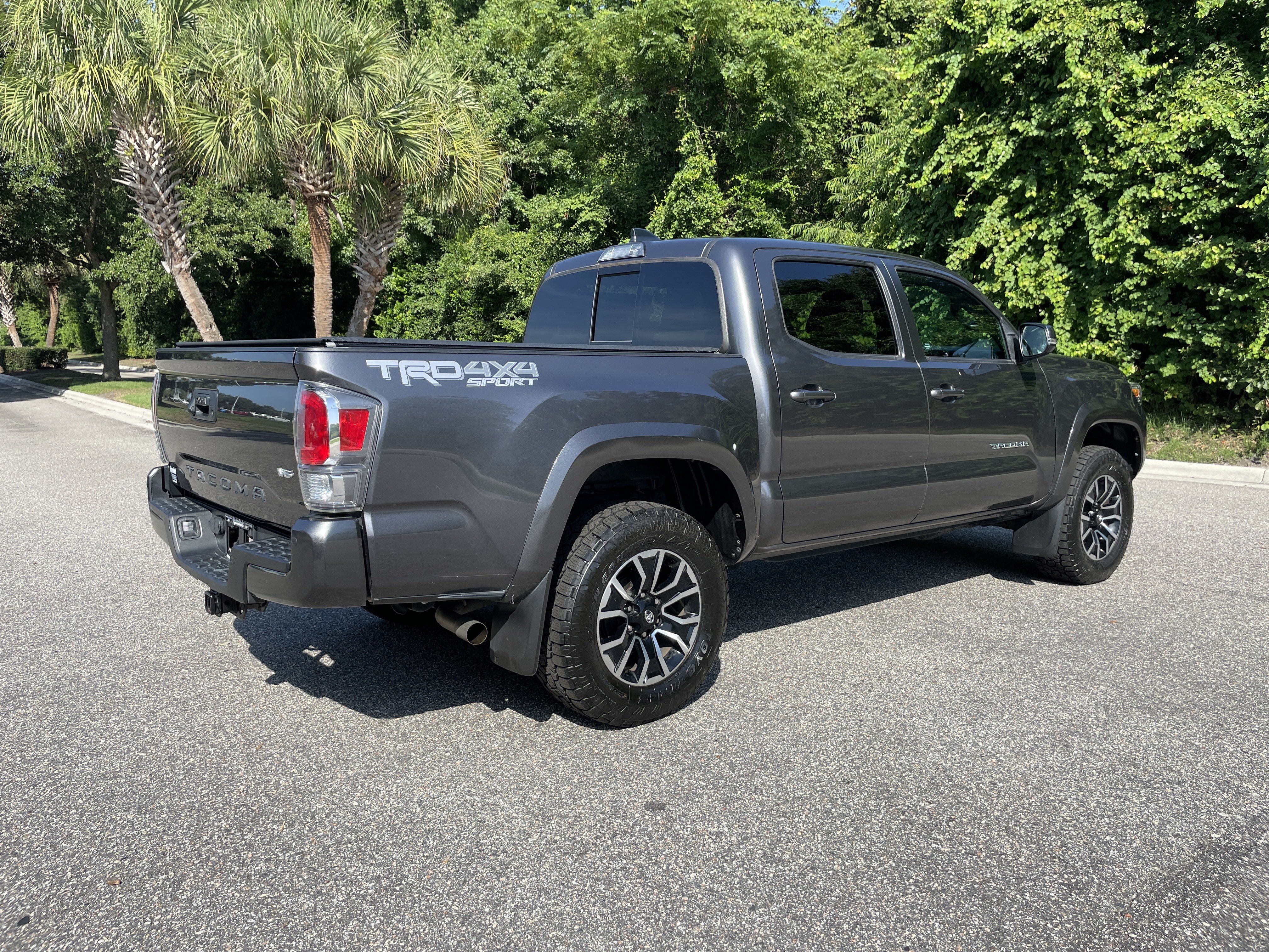 Used 2022 Toyota Tacoma TRD Sport w/ Technology Package AWD/4WD image 9