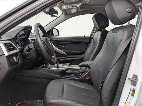 Used 2018 BMW 320i xDrive Sedan AWD/4WD image 13