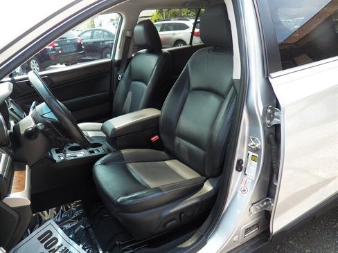 Used 2015 Subaru Outback 2.5i Limited AWD/4WD image 6