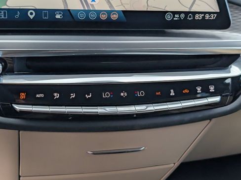 Certified 2024 Cadillac Lyriq Luxury w/ Nappa Leather Package AWD/4WD image 24