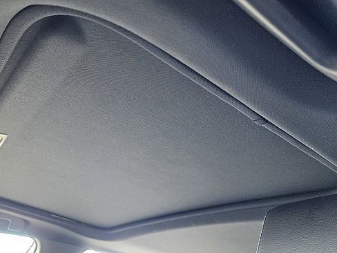 Used 2025 Toyota Camry SE w/ Convenience Package image 19