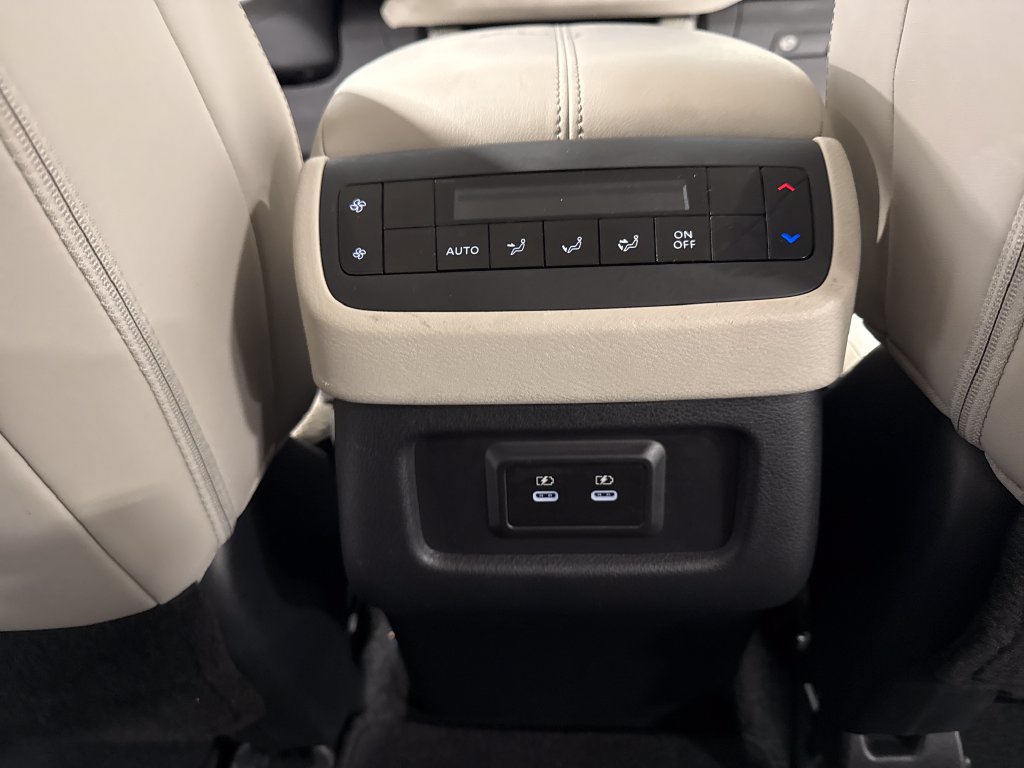 Used 2026 Nissan Pathfinder SL FWD image 42