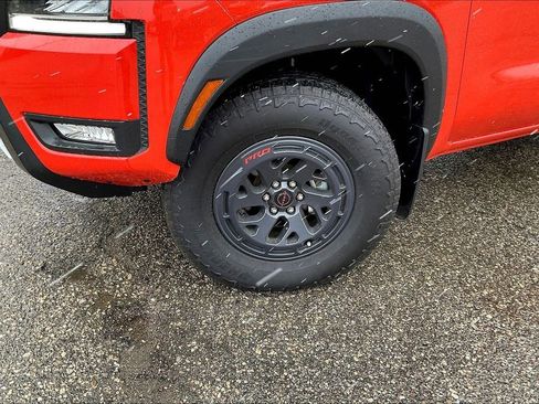 Used 2025 Nissan Frontier PRO-4X w/ Pro Convenience Package image 4