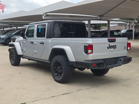 Used 2022 Jeep Gladiator Sport AWD/4WD image 5