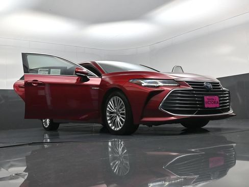 Used 2020 Toyota Avalon Limited w/ Advanced Safety Package FWD image 26