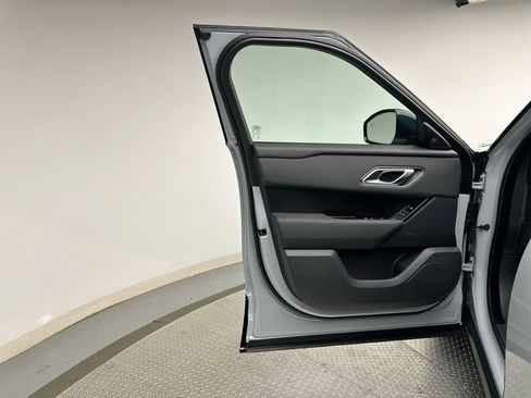 New 2026 Land Rover Range Rover Velar Dynamic SE image 17