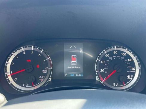 Used 2022 Toyota Highlander LE AWD/4WD image 26