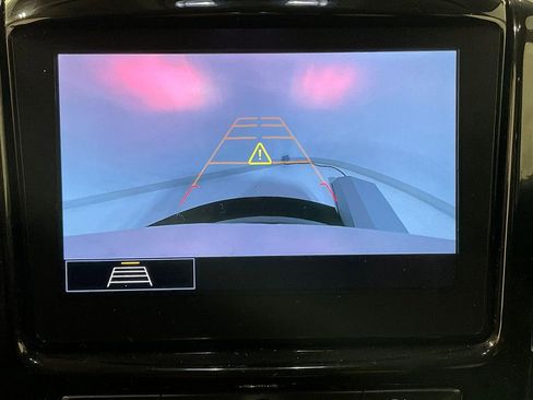 Used 2021 Chevrolet Traverse LT image 4