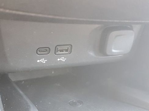 Certified 2025 Buick Envista Preferred FWD image 29