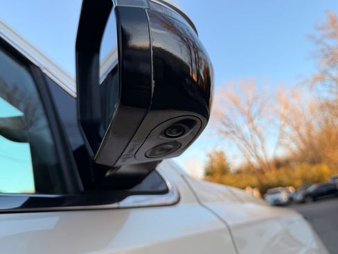 Used 2015 Cadillac Escalade ESV Luxury image 40