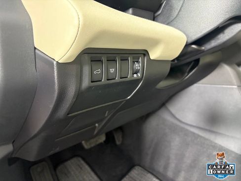 Used 2025 Subaru Ascent Limited AWD/4WD image 16