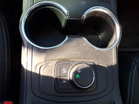 Used 2023 GMC Terrain SLE w/ Elevation Edition image 24