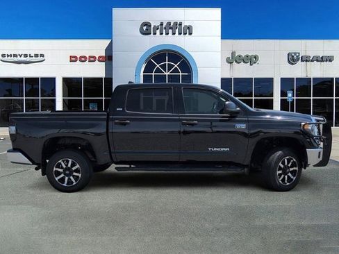 Used 2020 Toyota Tundra SR5 w/ SR5 Leather Package AWD/4WD image 3