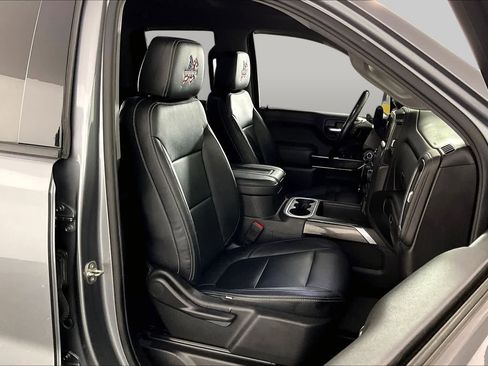 Used 2020 Chevrolet Silverado 1500 Custom Trail Boss w/ Custom Convenience Package AWD/4WD image 9