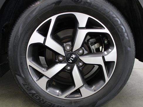 Used 2022 Kia Sportage LX image 8