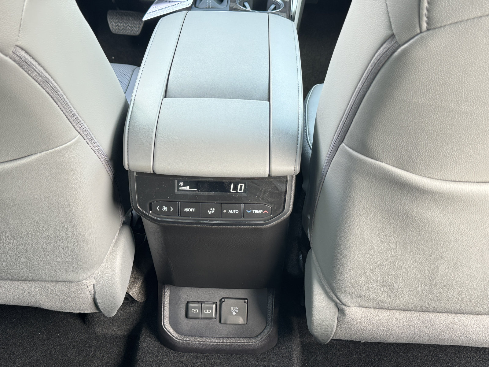 New 2026 Toyota Highlander Limited AWD/4WD image 8
