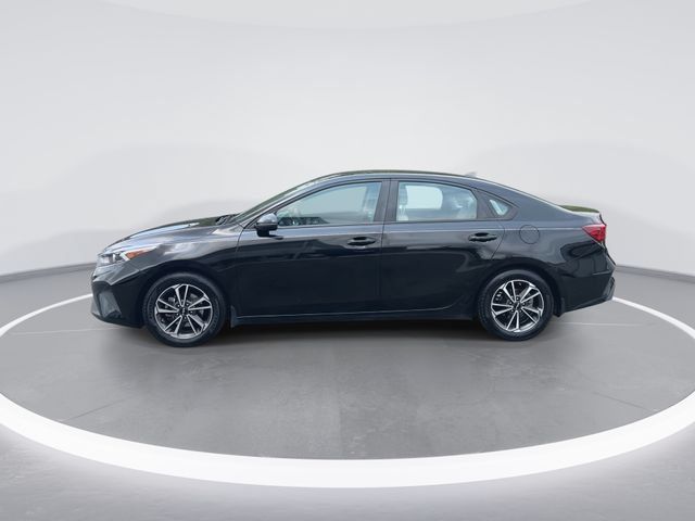 Used 2023 Kia Forte LXS w/ LXS Technology Package FWD image 5