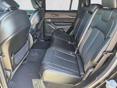 Used 2023 Jeep Grand Cherokee Summit w/ Luxury Tech Group V AWD/4WD image 20