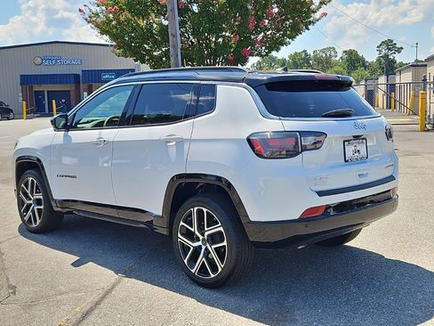 Used 2025 Jeep Compass Limited w/ Elite Group AWD/4WD image 5