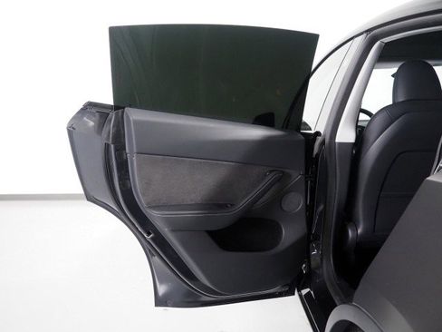 Used 2025 Tesla Model Y Performance image 51